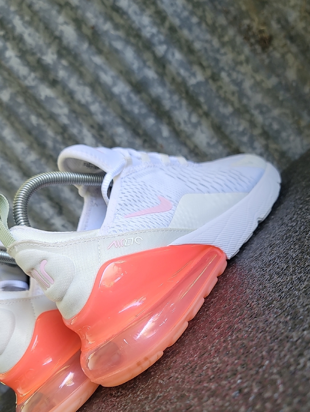 Pink Nike Air Max 270 "White Honeydew/Pink Foam/Coral" Wmns 7.5 Great Condition - Picture 9 of 14